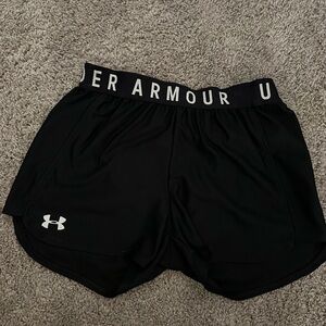 Under amour athletic shorts